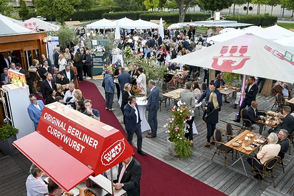 Sommerfest mit Currywurst-Catering